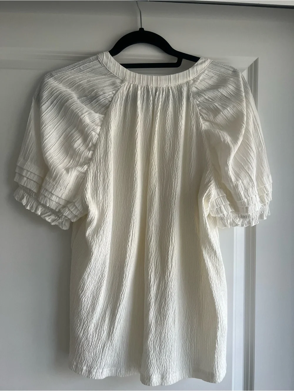 Anthropologie Women's WhiteTextured Puff-Sleeve V-Neck Top
